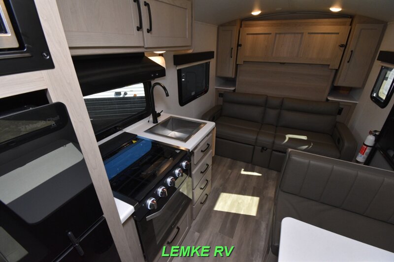 2024 Forest River Flagstaff E-Pro E19FD   - Photo 12 - Rocklin, CA 95677