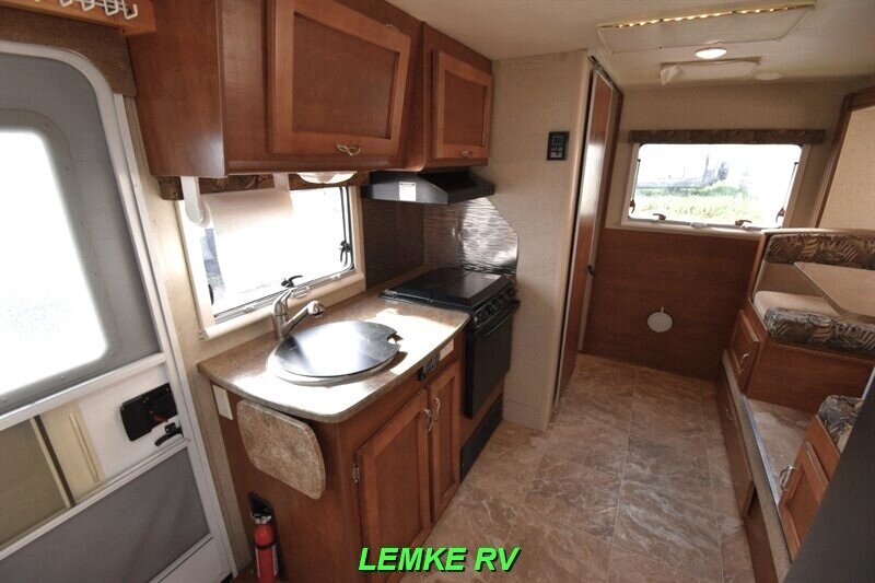 2014 Lance 1575   - Photo 11 - Rocklin, CA 95677