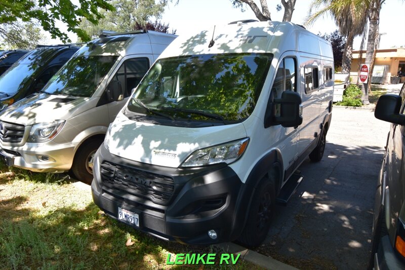 2024 Winnebago Solis Pocket 36A   - Photo 6 - Rocklin, CA 95677