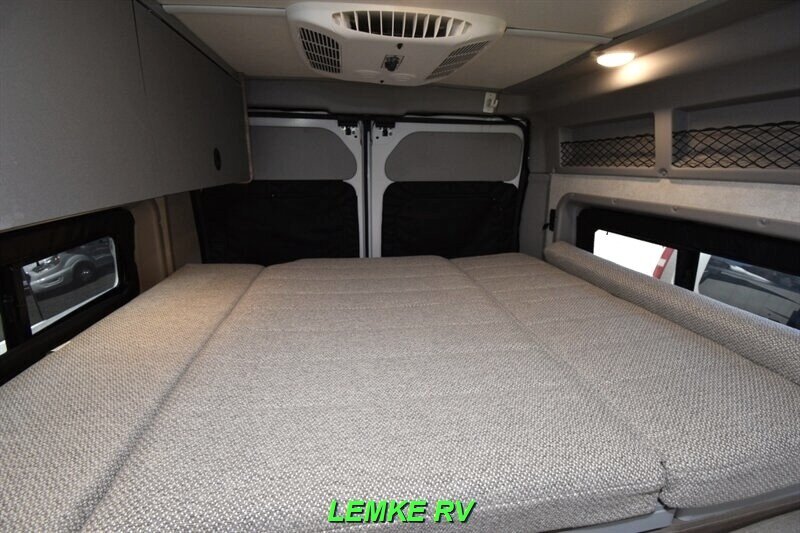 2024 Winnebago Solis Pocket 36A   - Photo 16 - Rocklin, CA 95677