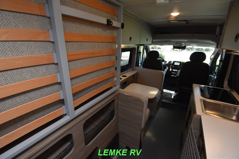 2024 Winnebago Solis Pocket 36A   - Photo 14 - Rocklin, CA 95677
