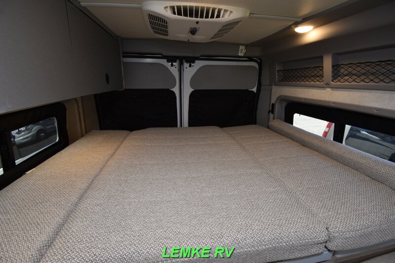 2024 Winnebago Solis Pocket 36A   - Photo 17 - Rocklin, CA 95677