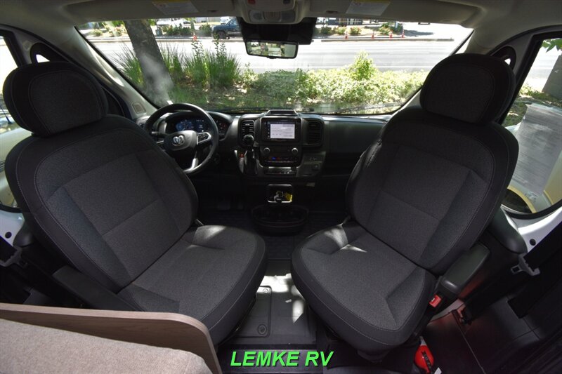 2024 Winnebago Solis Pocket 36A   - Photo 20 - Rocklin, CA 95677