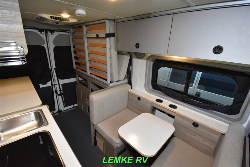 2024 Winnebago Solis Pocket 36A   - Photo 11 - Rocklin, CA 95677