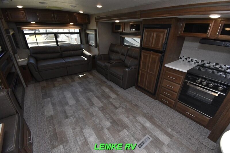2019 Forest River Rockwood Ultra Lite 2906RS   - Photo 21 - Rocklin, CA 95677