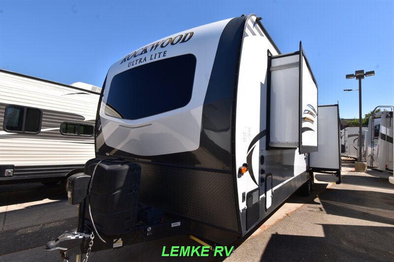 2019 Forest River Rockwood Ultra Lite 2906RS   - Photo 6 - Rocklin, CA 95677