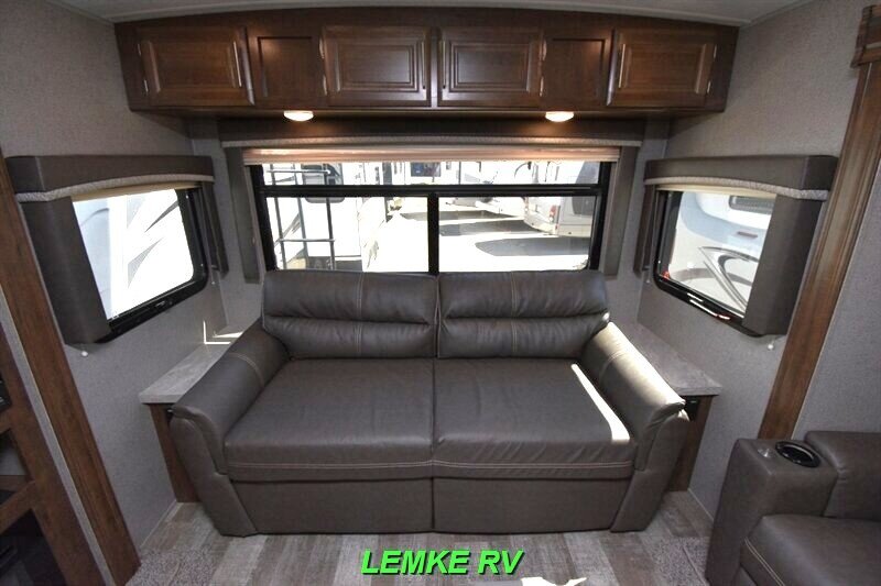 2019 Forest River Rockwood Ultra Lite 2906RS   - Photo 24 - Rocklin, CA 95677
