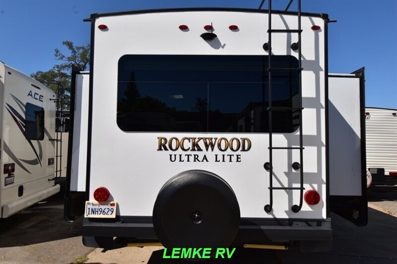 2019 Forest River Rockwood Ultra Lite 2906RS   - Photo 8 - Rocklin, CA 95677