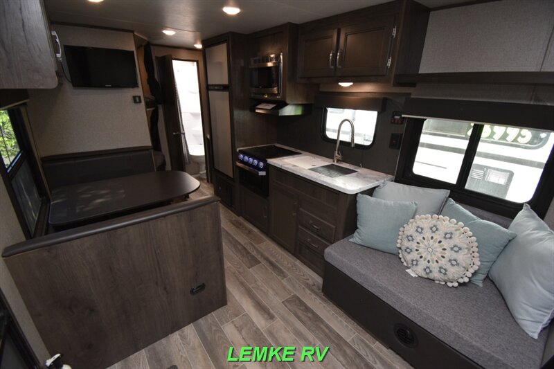 2021 Jayco Jay Flight SLX 8 264BHW   - Photo 10 - Rocklin, CA 95677