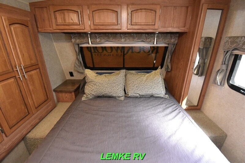 2016 Forest River Rockwood Ultra Lite 2604WS   - Photo 16 - Rocklin, CA 95677