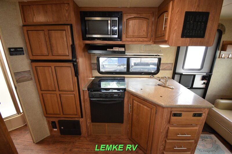 2016 Forest River Rockwood Ultra Lite 2604WS   - Photo 14 - Rocklin, CA 95677