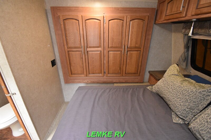 2016 Forest River Rockwood Ultra Lite 2604WS   - Photo 17 - Rocklin, CA 95677