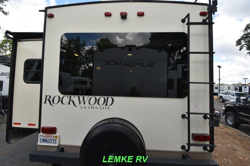 2016 Forest River Rockwood Ultra Lite 2604WS   - Photo 8 - Rocklin, CA 95677