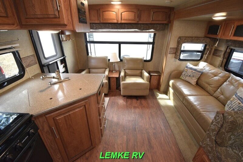 2016 Forest River Rockwood Ultra Lite 2604WS   - Photo 2 - Rocklin, CA 95677