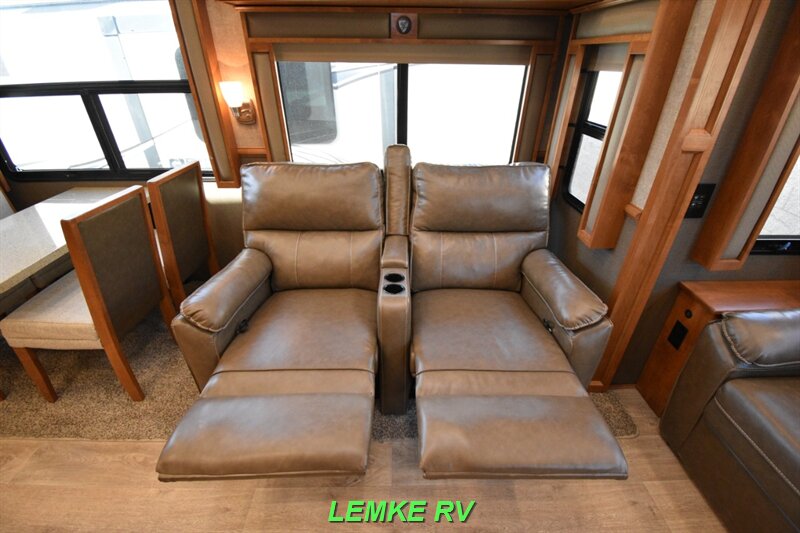 2018 Vanleigh Vilano 325RL   - Photo 25 - Rocklin, CA 95677