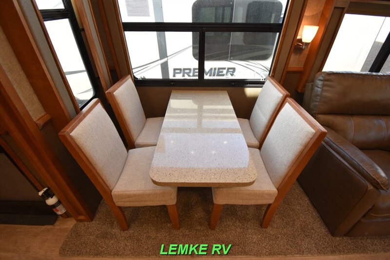 2018 Vanleigh Vilano 325RL   - Photo 12 - Rocklin, CA 95677