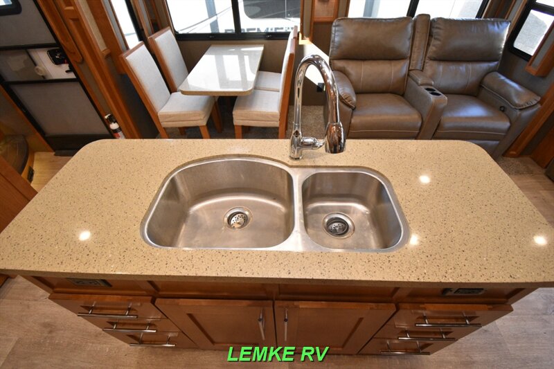 2018 Vanleigh Vilano 325RL   - Photo 15 - Rocklin, CA 95677