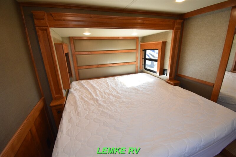 2018 Vanleigh Vilano 325RL   - Photo 19 - Rocklin, CA 95677