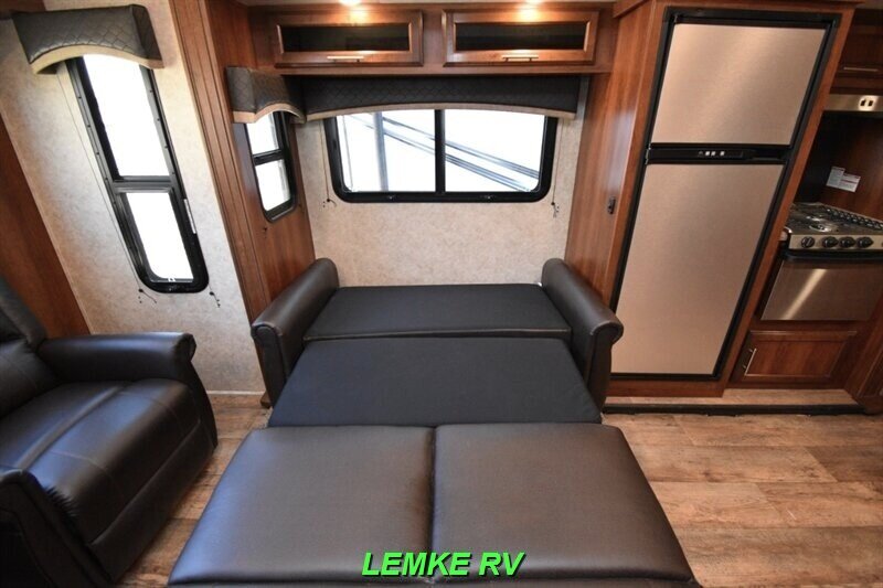 2018 Jayco Eagle HT 27.5RLTS   - Photo 12 - Rocklin, CA 95677