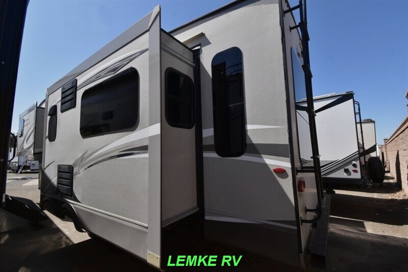 2018 Jayco Eagle HT 27.5RLTS   - Photo 7 - Rocklin, CA 95677