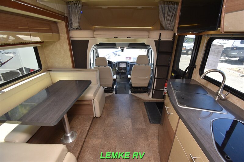 2017 Winnebago View 24J   - Photo 5 - Rocklin, CA 95677