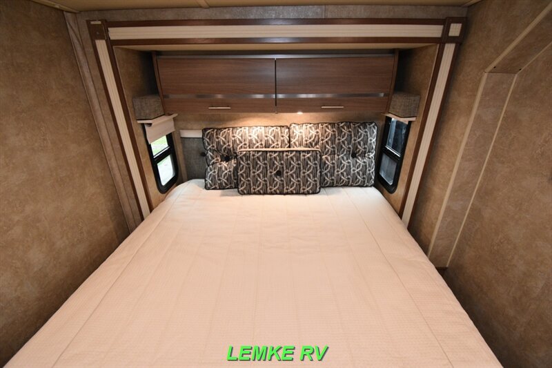 2014 Winnebago Via 25Q   - Photo 17 - Rocklin, CA 95677