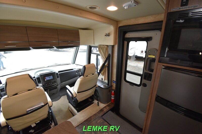 2014 Winnebago Via 25Q   - Photo 25 - Rocklin, CA 95677