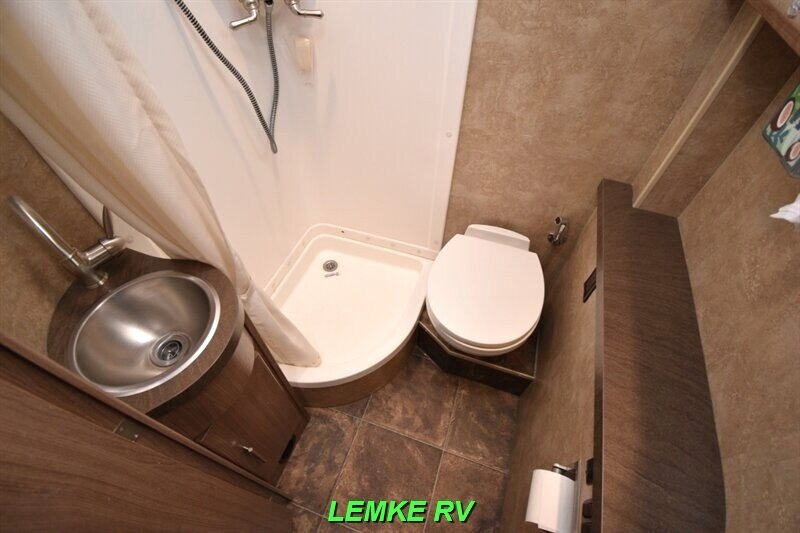 2014 Winnebago Via 25Q   - Photo 20 - Rocklin, CA 95677