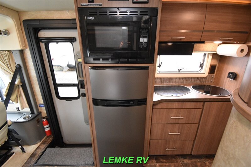 2014 Winnebago Via 25Q   - Photo 14 - Rocklin, CA 95677