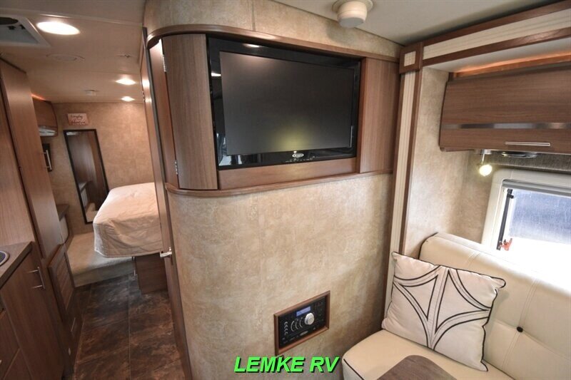 2014 Winnebago Via 25Q   - Photo 26 - Rocklin, CA 95677
