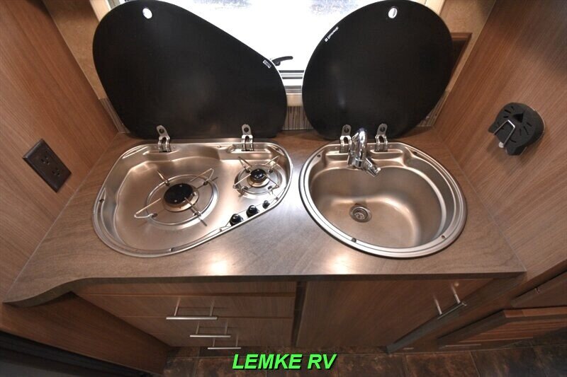 2014 Winnebago Via 25Q   - Photo 15 - Rocklin, CA 95677