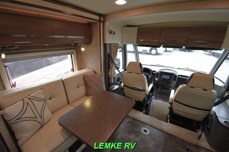 2014 Winnebago Via 25Q   - Photo 16 - Rocklin, CA 95677