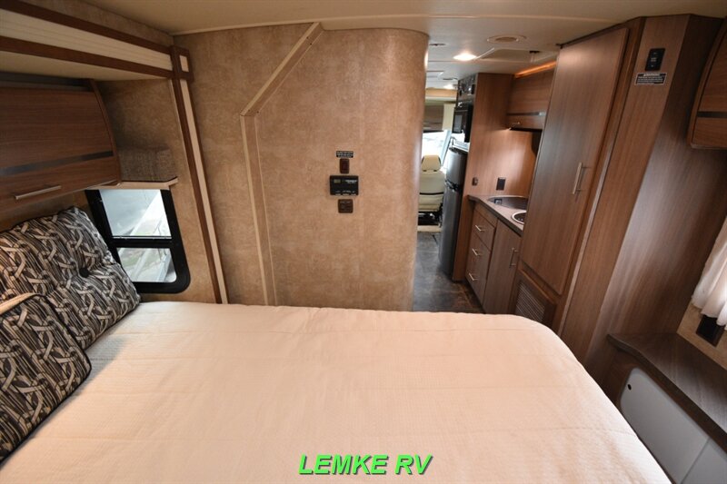 2014 Winnebago Via 25Q   - Photo 18 - Rocklin, CA 95677