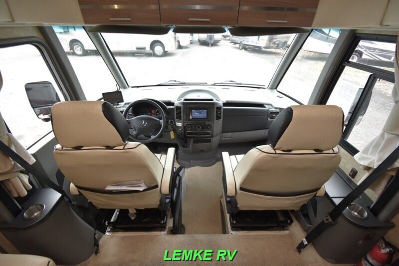 2014 Winnebago Via 25Q   - Photo 24 - Rocklin, CA 95677