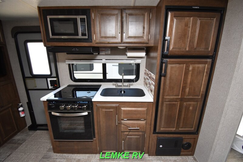 2020 Forest River Rockwood Roo 21SS   - Photo 14 - Rocklin, CA 95677