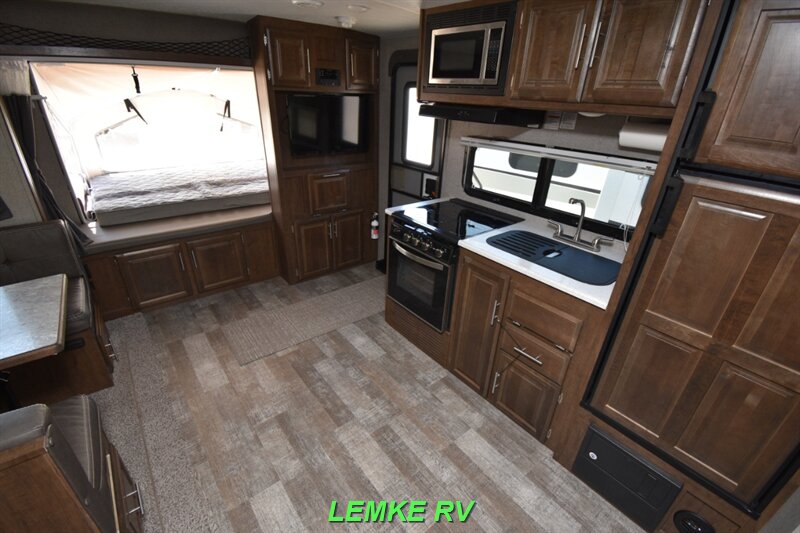 2020 Forest River Rockwood Roo 21SS   - Photo 21 - Rocklin, CA 95677