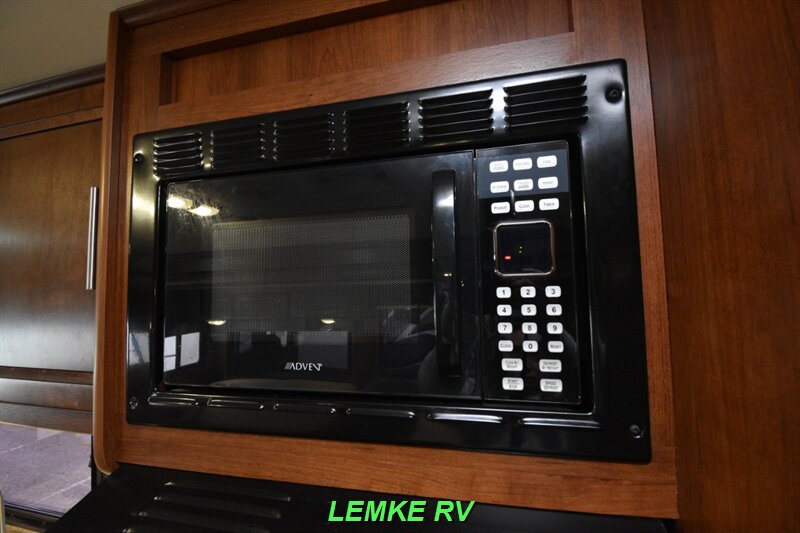 2014 Forest River FR3 30DS   - Photo 15 - Rocklin, CA 95677