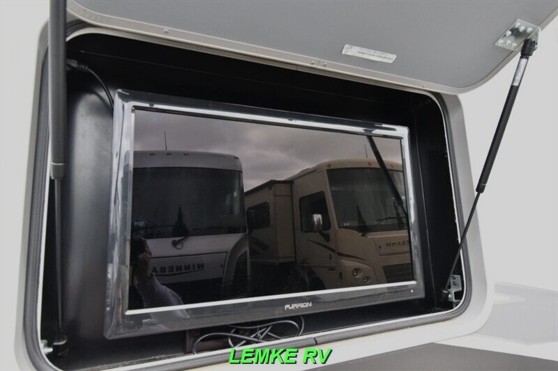 2014 Forest River FR3 30DS   - Photo 9 - Rocklin, CA 95677