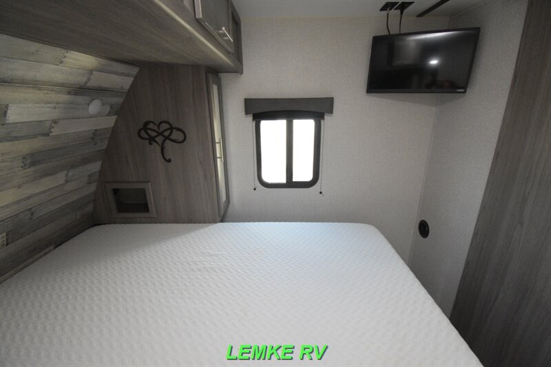 2021 CrossRoads RV Volante 28BH   - Photo 22 - Rocklin, CA 95677