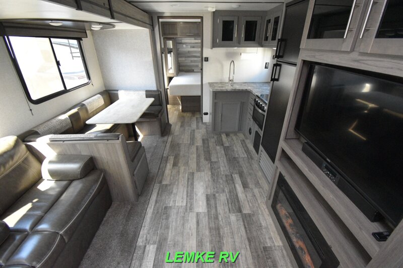 2021 CrossRoads RV Volante 28BH   - Photo 5 - Rocklin, CA 95677