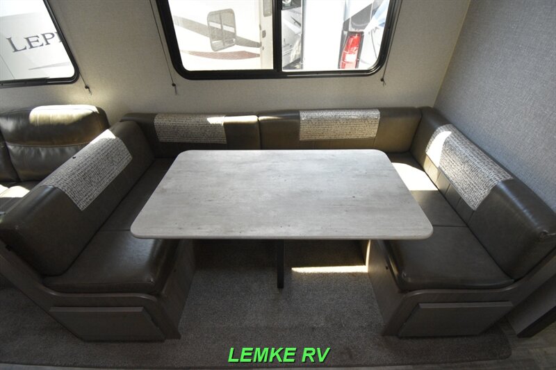2021 CrossRoads RV Volante 28BH   - Photo 16 - Rocklin, CA 95677
