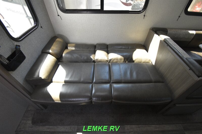 2021 CrossRoads RV Volante 28BH   - Photo 15 - Rocklin, CA 95677