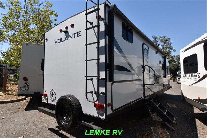 2021 CrossRoads RV Volante 28BH   - Photo 8 - Rocklin, CA 95677