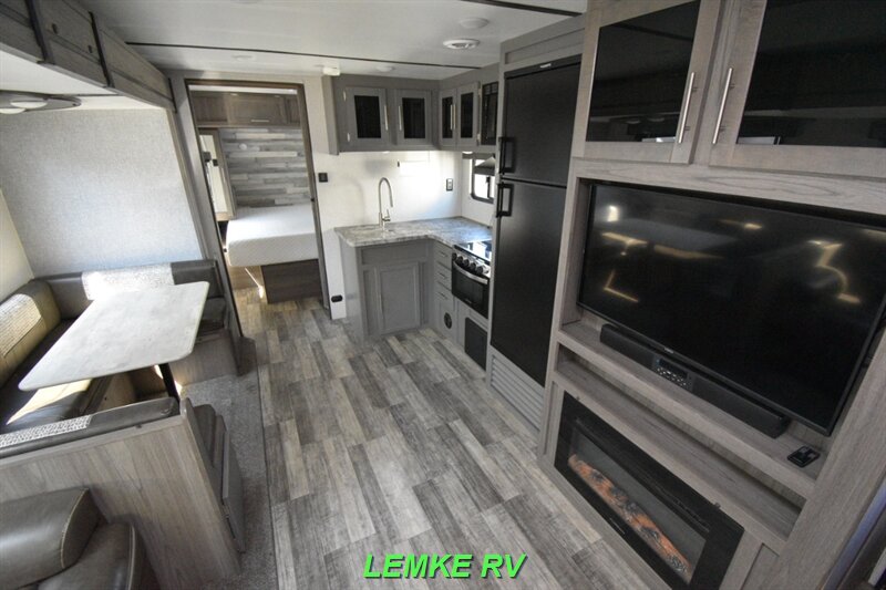 2021 CrossRoads RV Volante 28BH   - Photo 13 - Rocklin, CA 95677