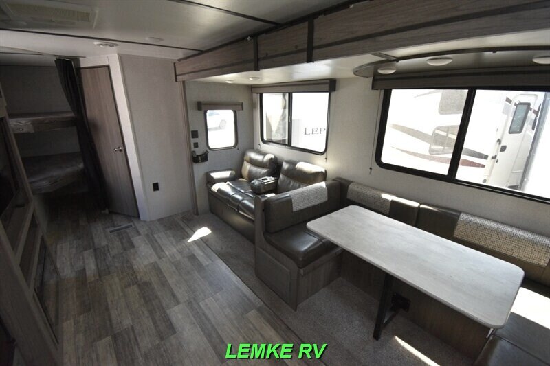 2021 Crossroads RV Volante VL28BH   - Photo 11 - Rocklin, CA 95677