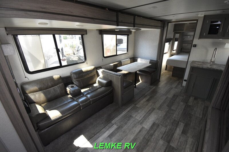 2021 CrossRoads RV Volante 28BH   - Photo 9 - Rocklin, CA 95677