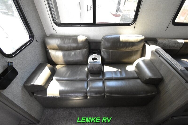 2021 Crossroads RV Volante VL28BH   - Photo 21 - Rocklin, CA 95677