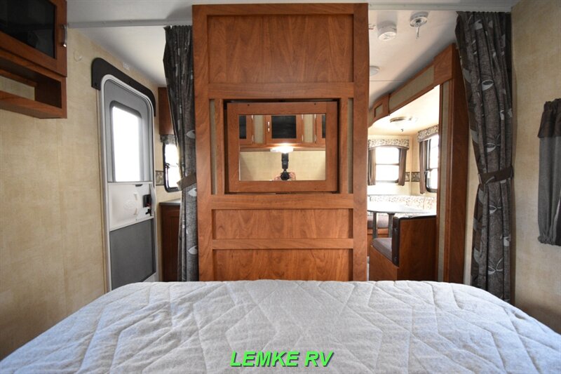 2014 Keystone Passport Grand Touring 2300BH   - Photo 17 - Rocklin, CA 95677