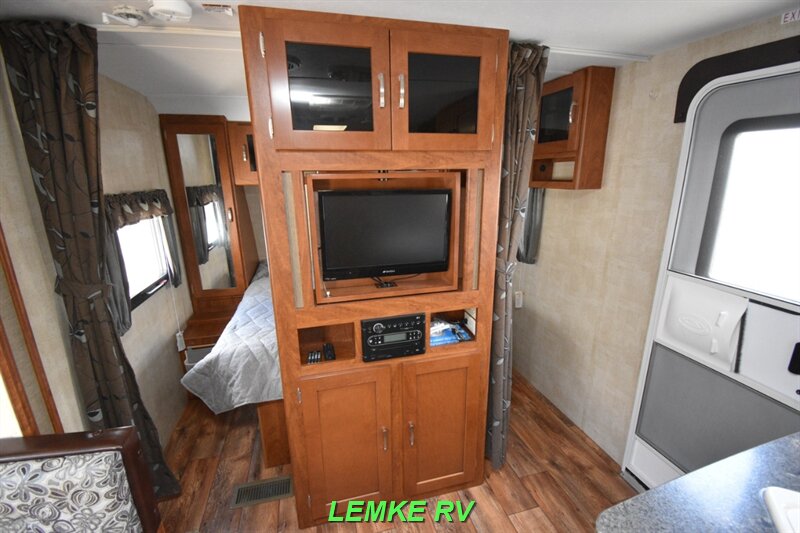 2014 Keystone Passport Grand Touring 2300BH   - Photo 21 - Rocklin, CA 95677