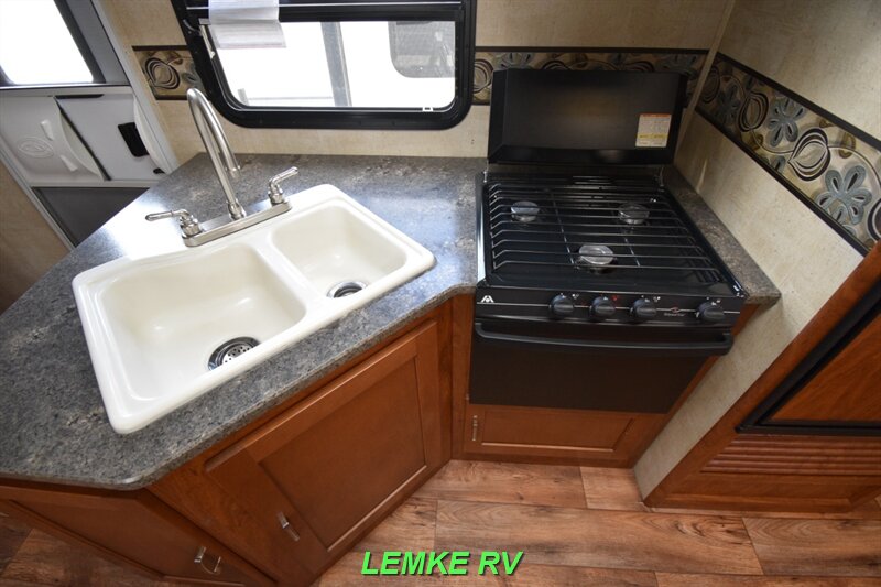 2014 Keystone Passport Grand Touring 2300BH   - Photo 20 - Rocklin, CA 95677